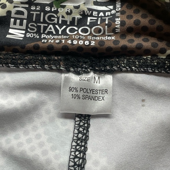 S2 sport Capri length medium camouflage work out leggings - Picture 6 of 7